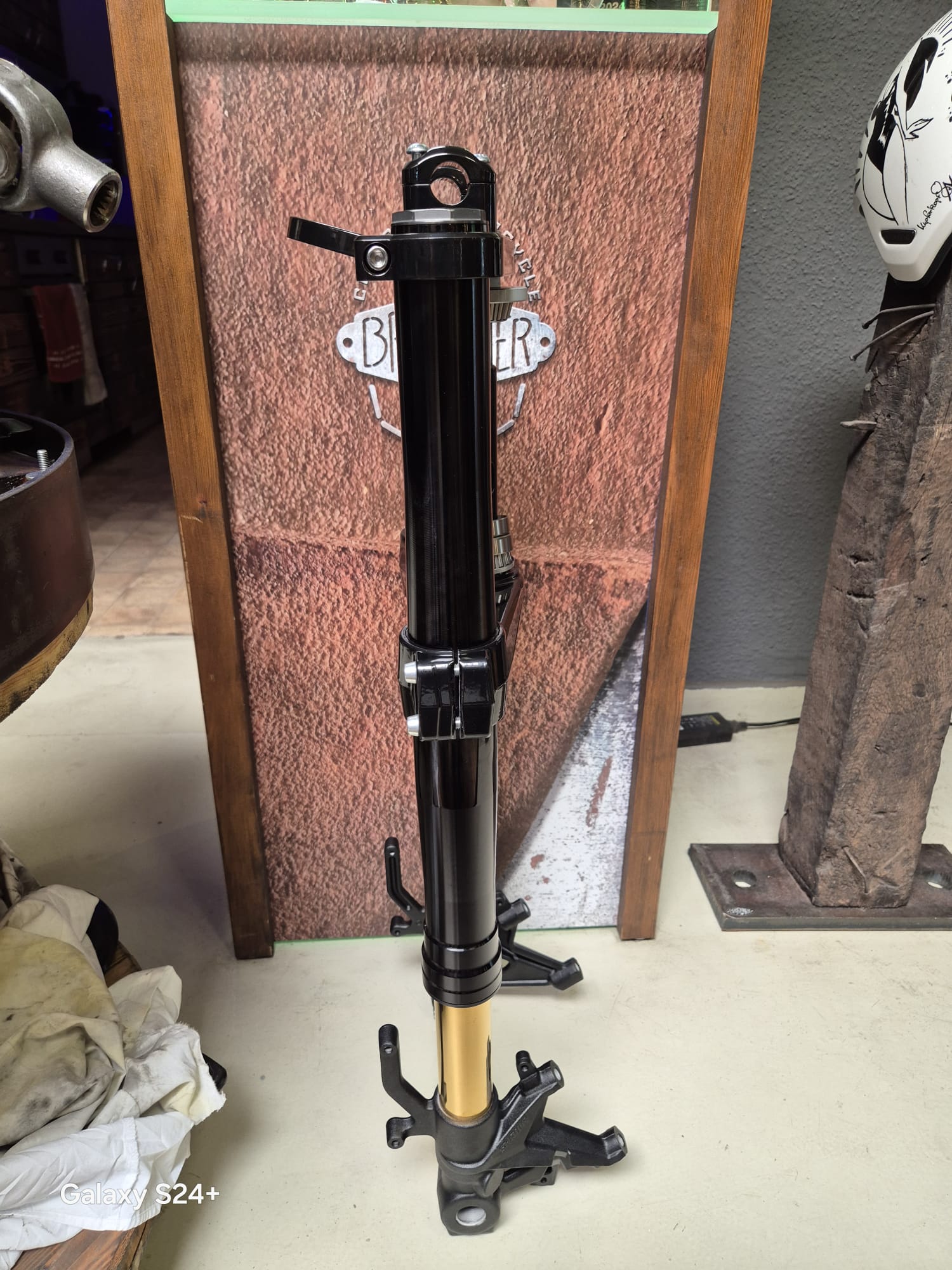 SHOWA USD-Gabel Set – Plug & Play für BMW K & R Modelle (mit Brembo-Bremssätteln)