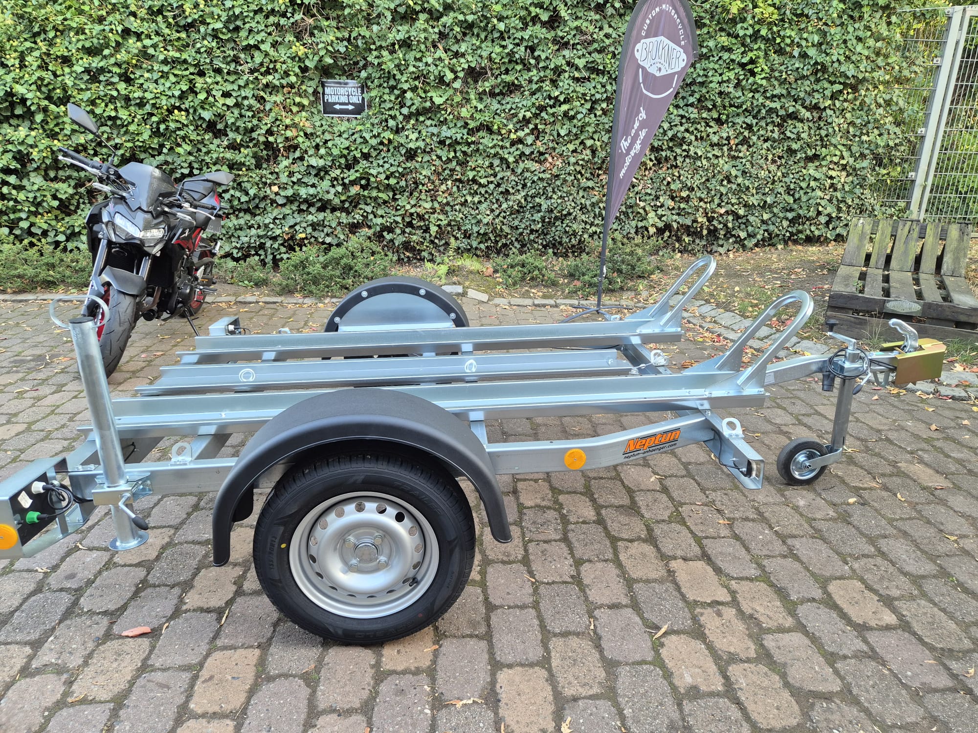 Motorradanhänger mieten für bis zu 2 Motorräder