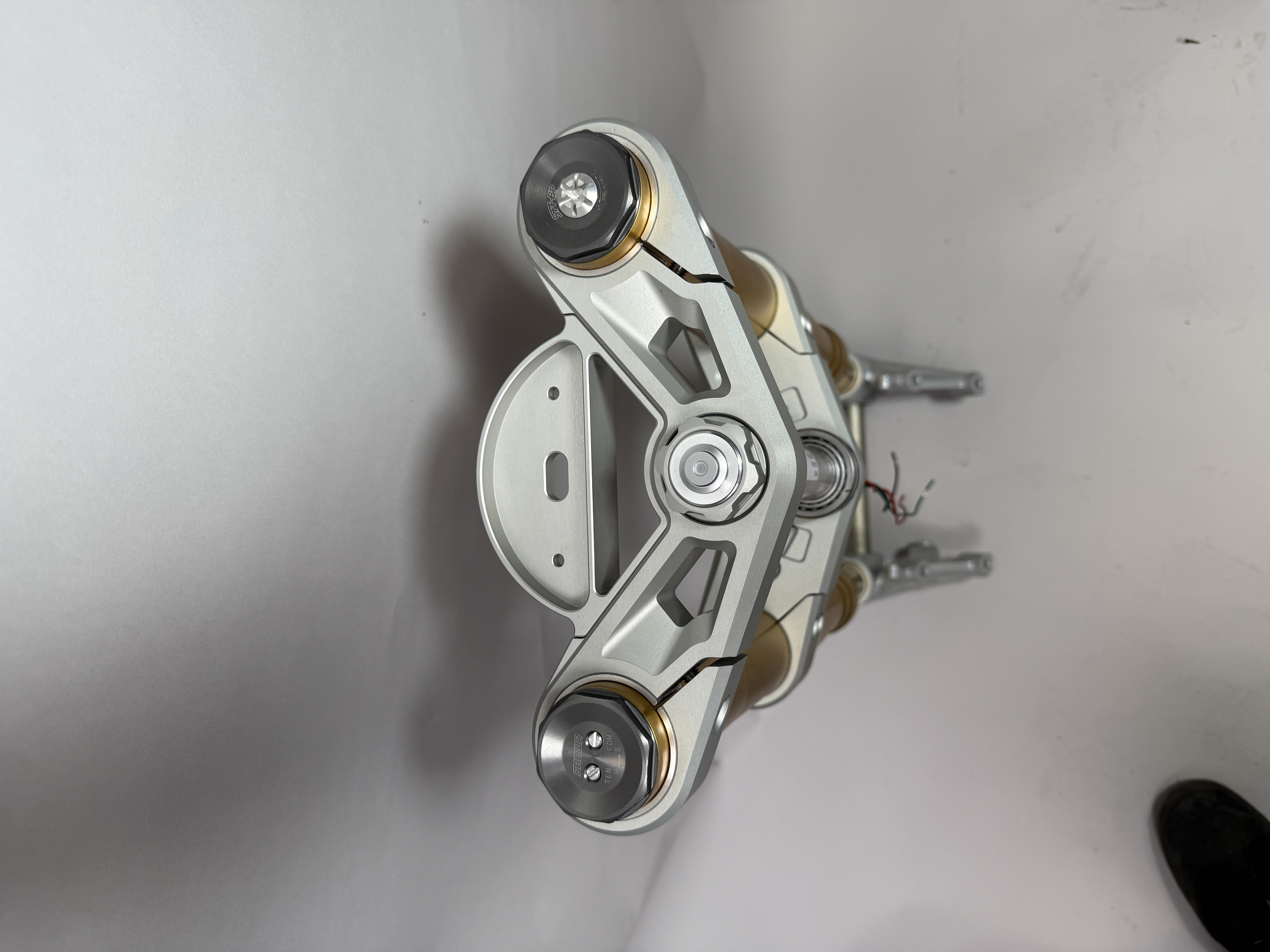 SHOWA USD-Gabel Set – Plug & Play für BMW K & R Modelle (mit Brembo-Bremssätteln)