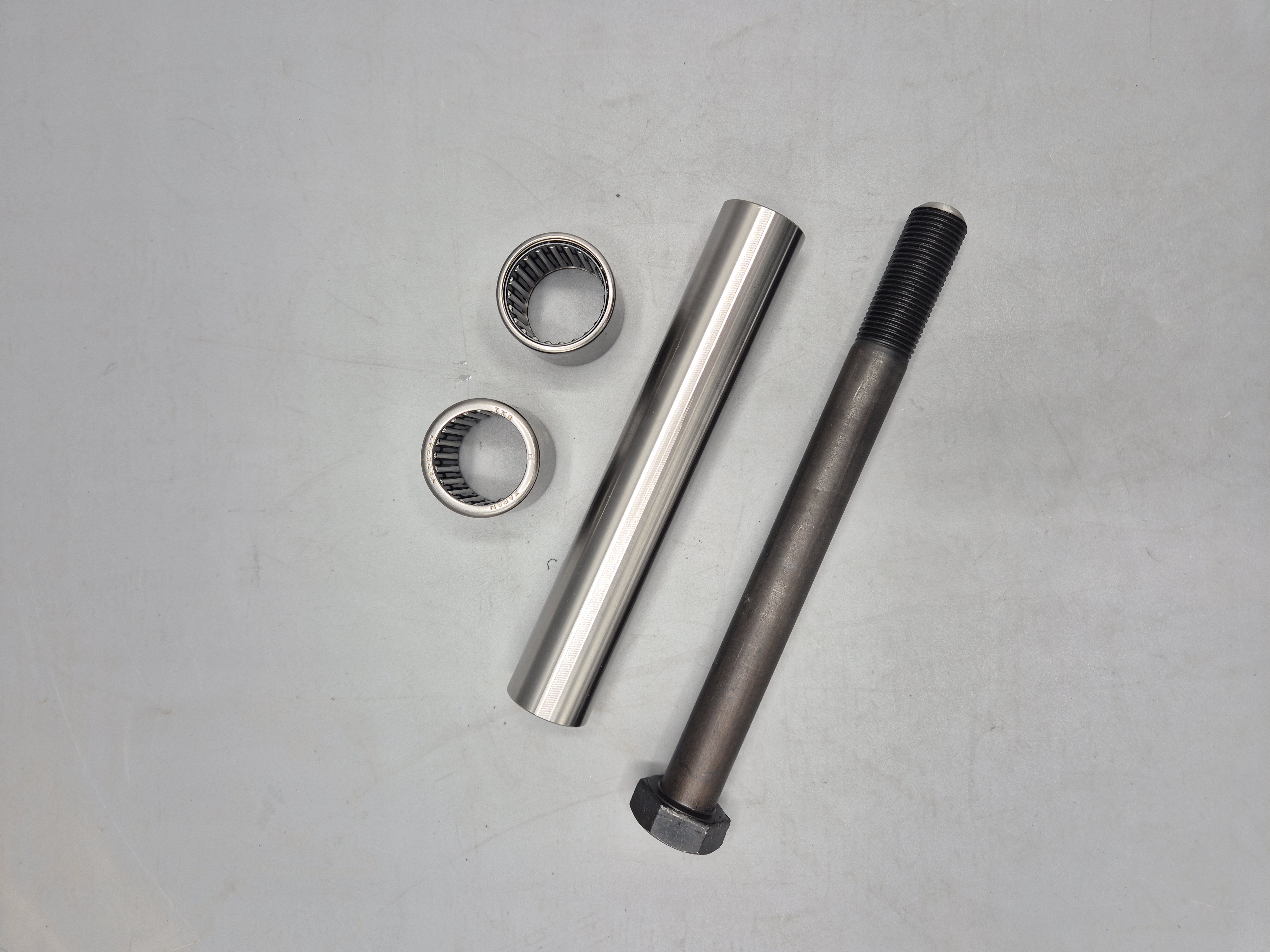 Yamaha XV 750  Schwinge Bolzen Repsatz Hinterrad 