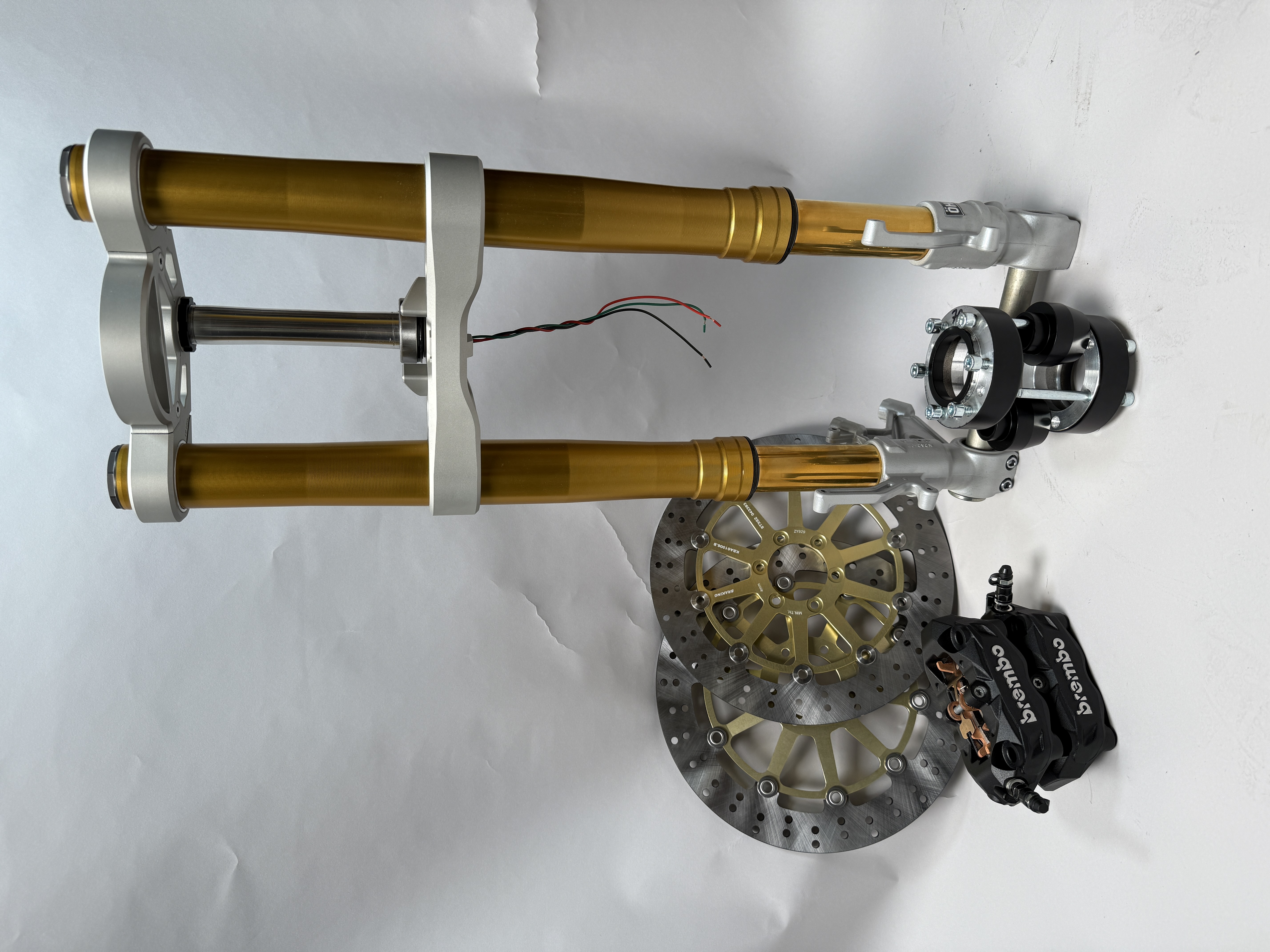 SHOWA USD-Gabel Set – Plug & Play für BMW K & R Modelle (mit Brembo-Bremssätteln)