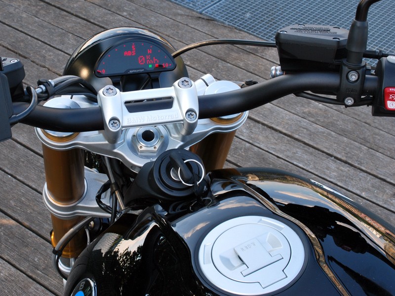 motogadget motoscope pro BMW R9T